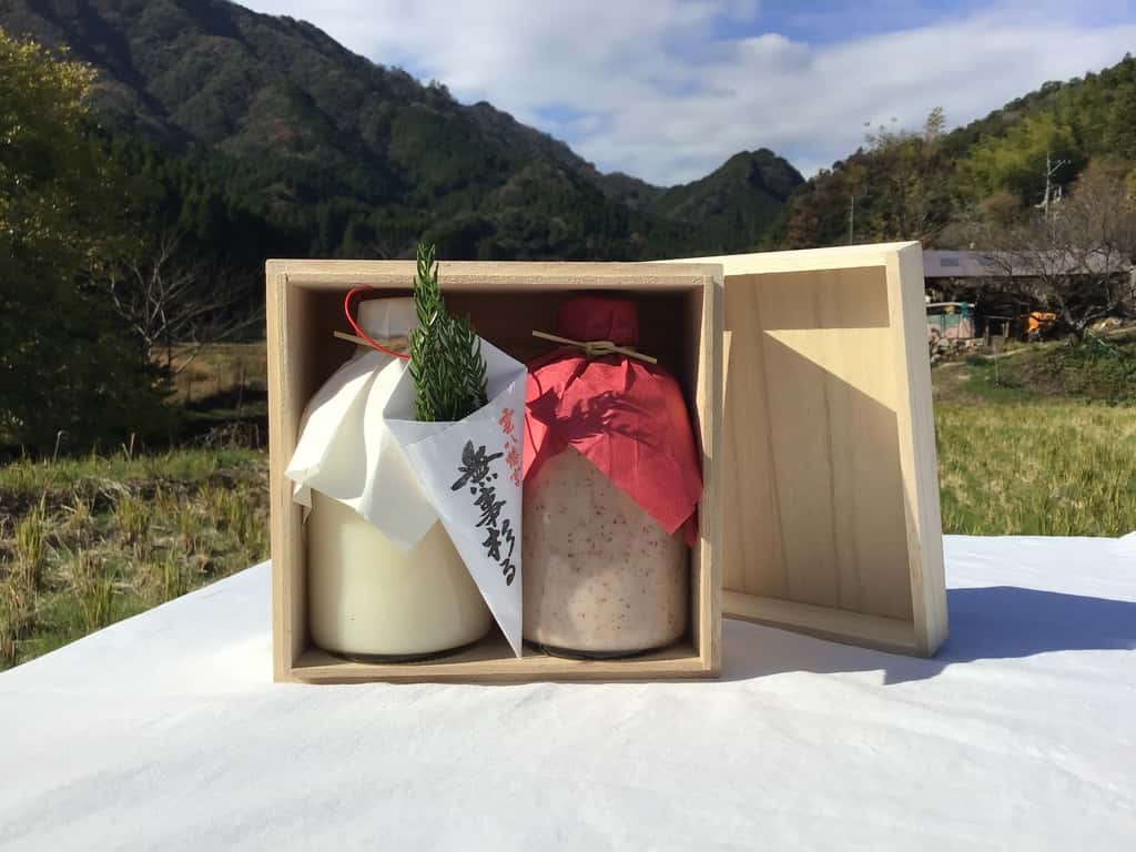 樋桶の郷 味噌工房の商品一覧 背景