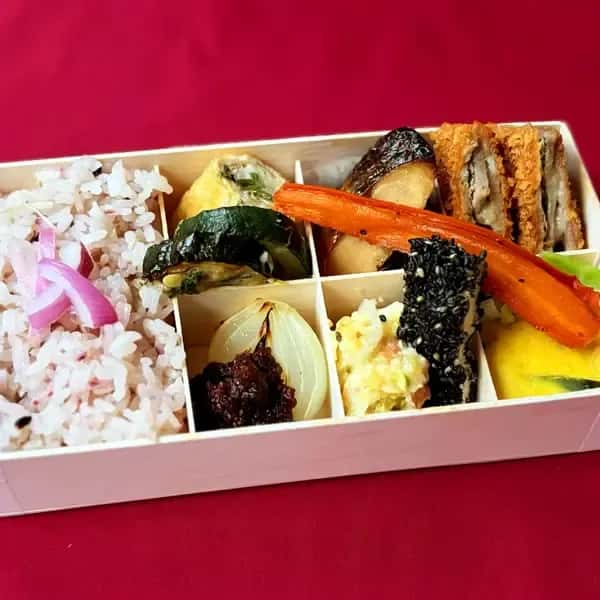 6月のお野菜もりもり御膳【無農薬米、無添加、野菜は有機または特別栽培】