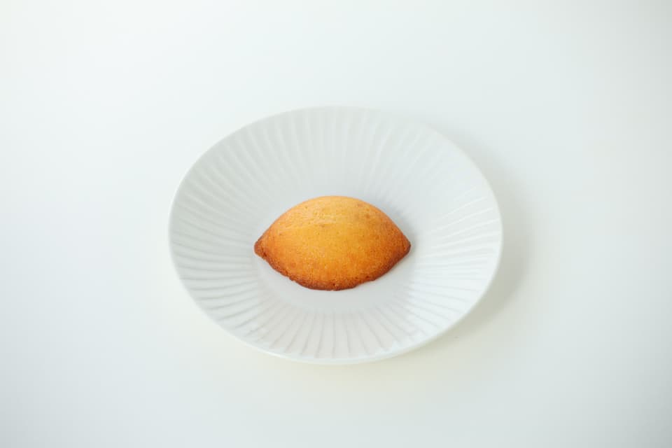 〈超しっとり！ぜいたくレモンケーキ（単品）〉広島県産農薬不使用レモンピールたっぷりで手作り