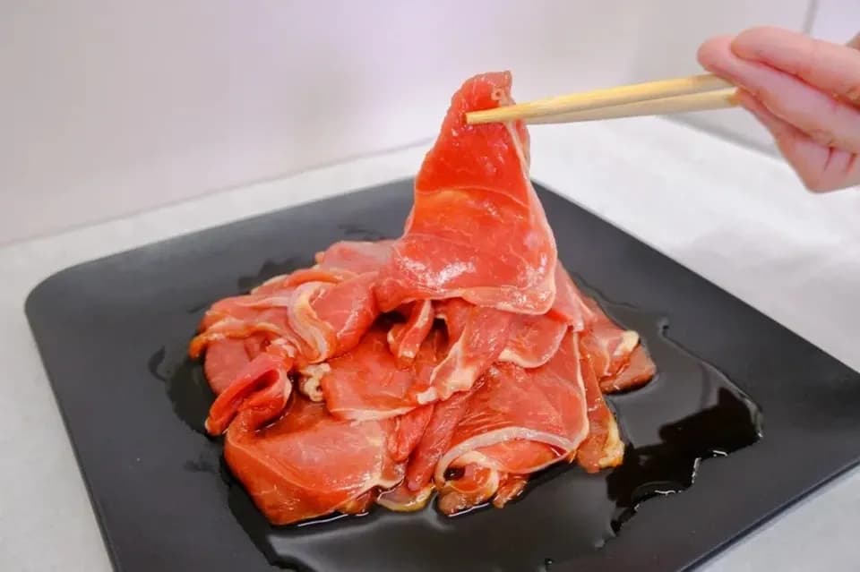 阿蘇の草原育ち＜羊肉スライス＞臭みが少なく食べやすい希少な国産羊肉！焼肉・炒め物・煮込みに幅広く活躍