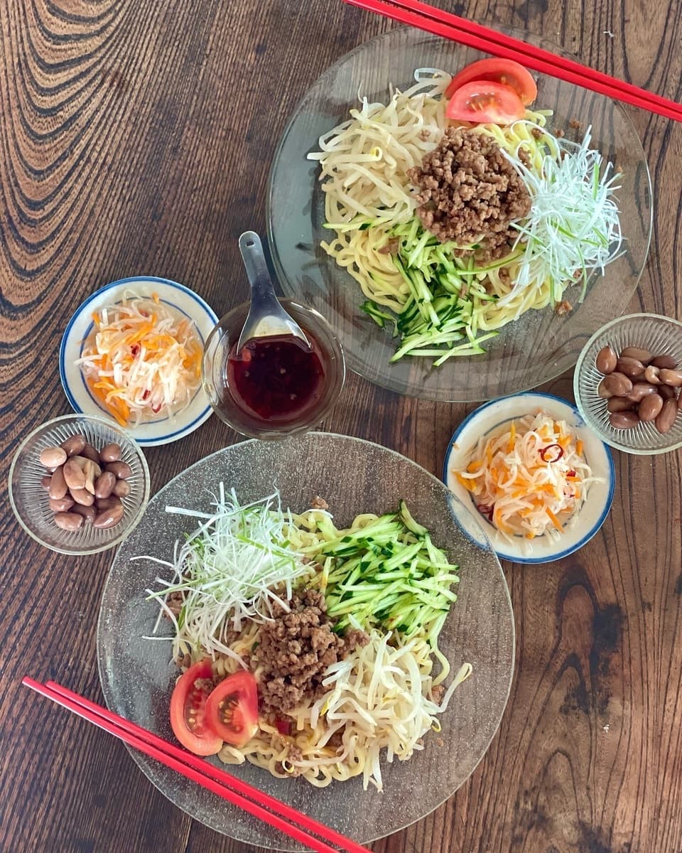 涼拌麻辣麺(冷やし麻辣混ぜ麺)