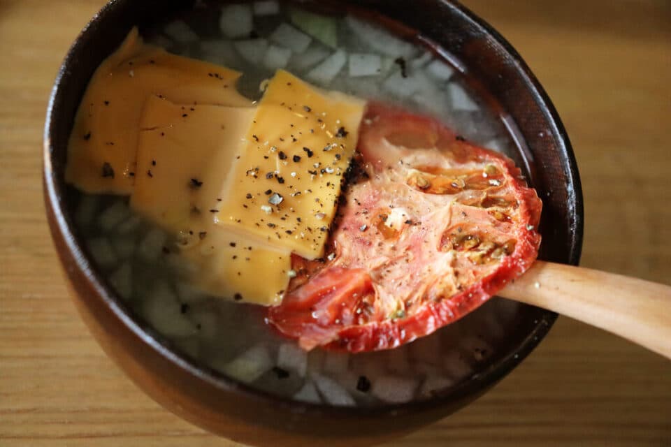 ドライトマトとチーズのお味噌汁
