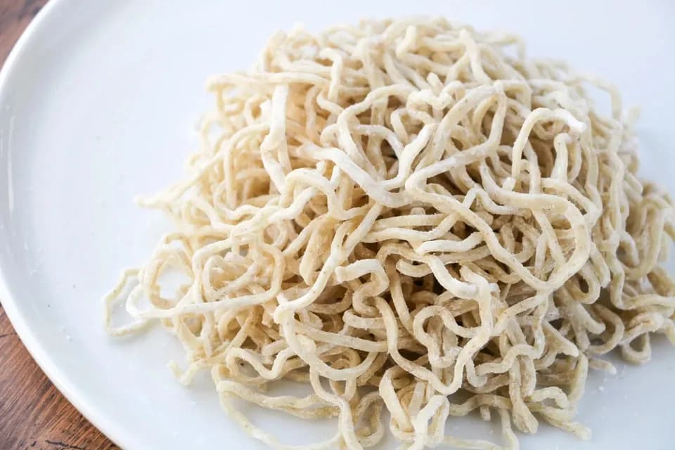 【特選ギフト】しぇんろん名物！油そばギフトセット自家製調味ラー油ふりふり付き
