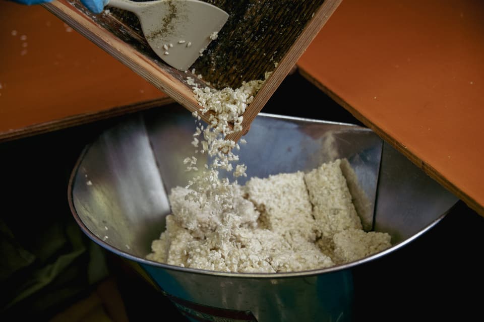 甘さ際立つ＜甘酒麹（生麹）＞大分県宇佐市産自然栽培米で手作り製法