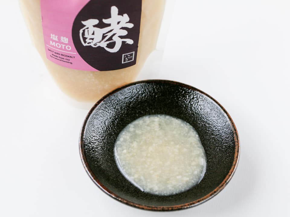 甘酒麹で作る＜塩麹 酵＞自然栽培米の甘酒麹を使用した甘じょっぱい味わい