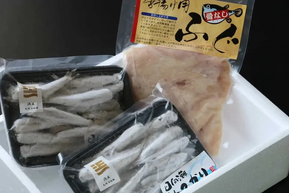 百貨店で人気のめひかりとふぐの唐揚げセット
