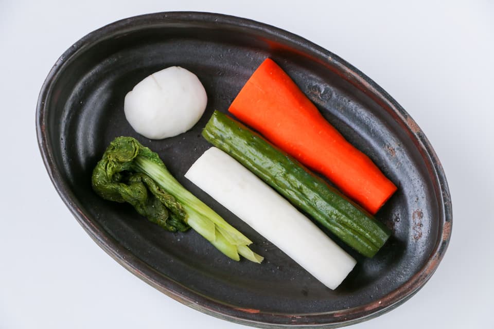 無農薬・無化学肥料の野菜と糠で漬けた糠漬け＜ぬかごと食べられるぬか漬け＞