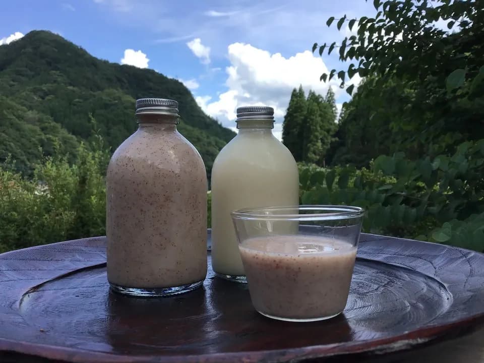 非加熱〈紅白生あま酒〉自然栽培米と天然水仕込み／火入れなし・麹菌そのまま