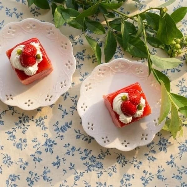 【オーガニック】小麦粉・米粉不使用のストロベリーアイスケーキ「甘いものへの依存」を至福の栄養学で書き換えるシュガーデトックススイーツ
