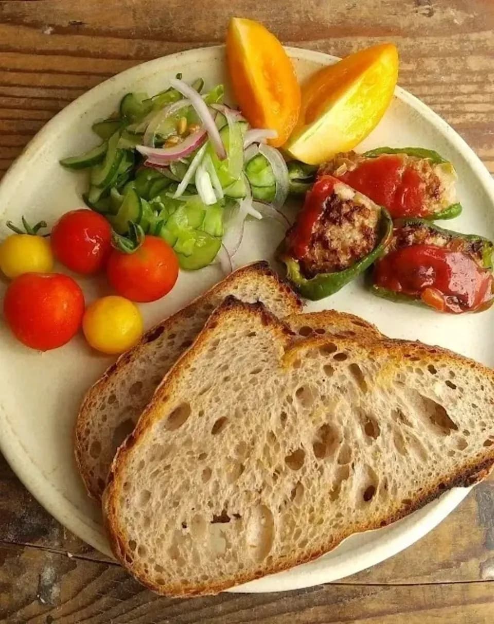 国産小麦の石窯パン＜おまかせセット＞カンパーニュ・全粒食パン・北欧シナモンロールなど詰め合わせ