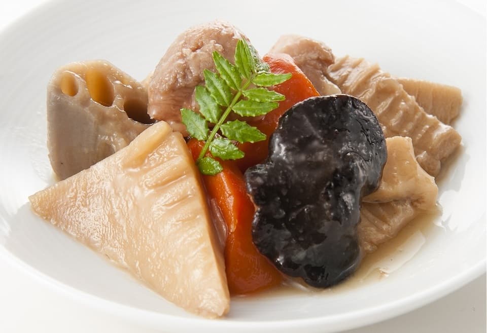 金沢伝統の郷土料理〈加賀じぶ煮〉やさしい味付けで仕上げた滋味深い一品
