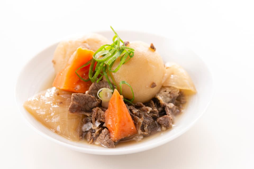 和食の定番〈肉じゃが〉こだわりの原材料をこだわりの調味料でやさしい味付けに仕上げた一品
