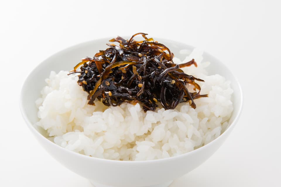 食品添加物不使用で安心ごはんのお共〈やさしい味に仕上げたおにぎりの心・昆布佃煮〉たらこ昆布・かつお昆布・しいたけ昆布・ごま昆布