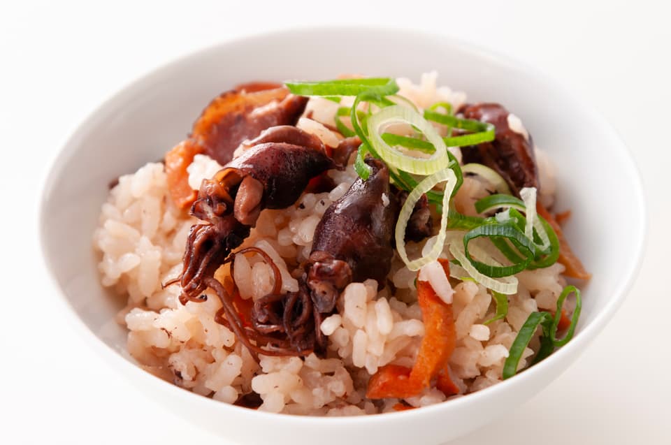 本格的炊き込みご飯の素〈日本海産ほたるいかの炊き込みご飯の素〉昔ながらの丸大豆醤油と本みりんと純米料理酒だけで仕上げました