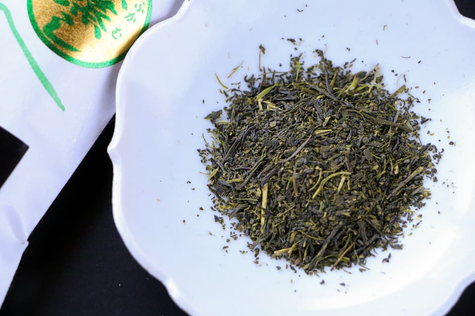 豊かな香りの深蒸し茶＜里山＞無農薬・無化学肥料栽培茶