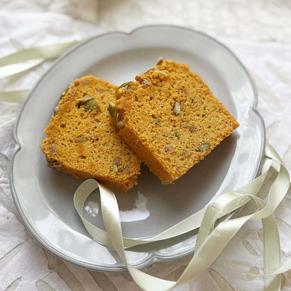 グレインフリーケーキブレッド【白練り胡麻＆シード】穀物・小麦・米粉・白砂糖・乳製品不使用