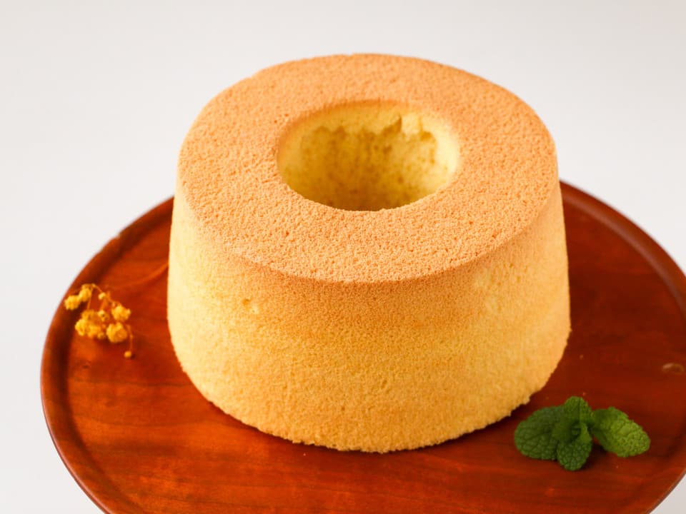 農薬不使用米粉と有機素材で手作り＜ふんわりしっとり米粉シフォンケーキ/8カット箱入り＞ノンオイルで乳・小麦・食品添加物不使用