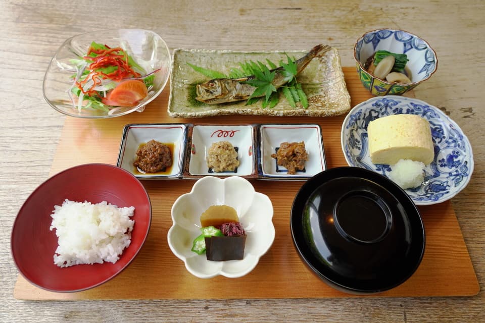 【大切な方へのGIFT】〈おともと肴〉・黒毛和牛・黒豚・黒さつま鶏