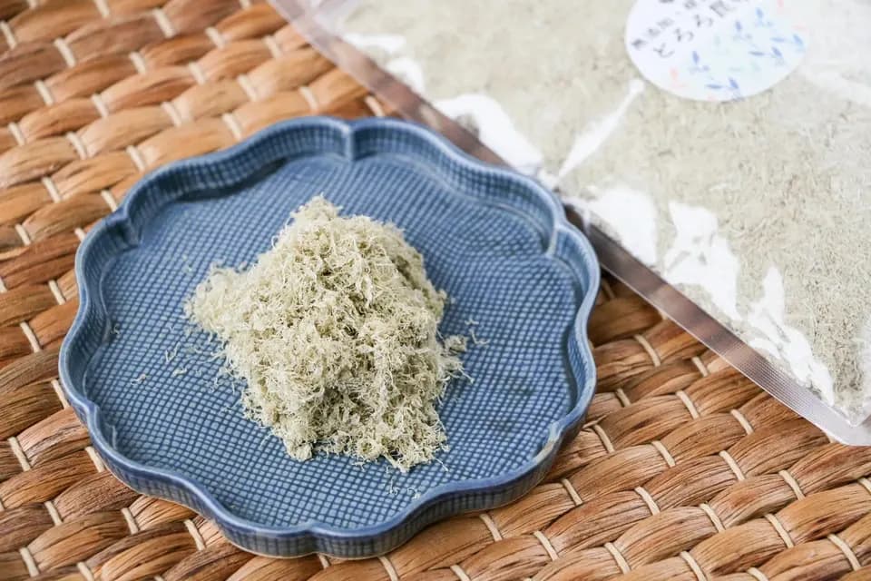 無添加・北海道産の根昆布入とろろ昆布