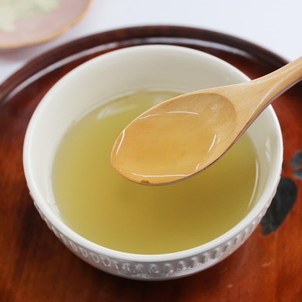 ～自然の旨み調味料～北海道産根昆布で作った根昆布粉末 (昆布茶と同じようにお料理にお使い下さい)