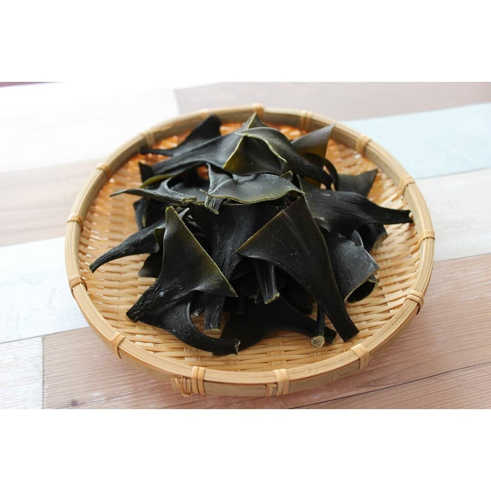 ～自然の旨み調味料～北海道産根昆布で作った根昆布粉末 (昆布茶と同じようにお料理にお使い下さい)