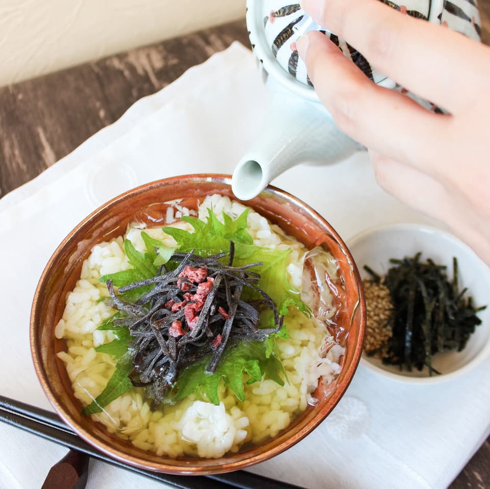 【体に優しい無添加の塩昆布：紀州産梅味】じっくり炊き上げた素朴なお味の塩昆布