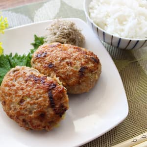 とろろ昆布でかさ増し！鶏つくね