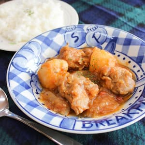 ハーブソルトで作る！鶏もも肉のワインビネガー煮