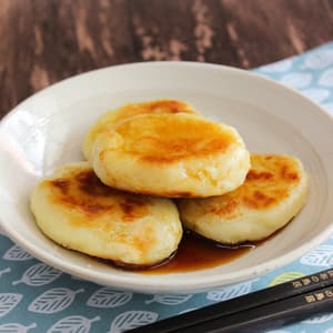 根昆布粉末でコクと旨味をプラス！芋もち