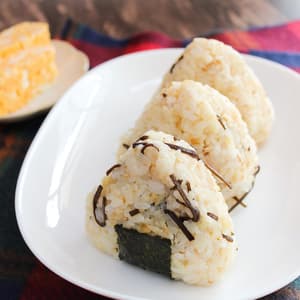 塩昆布入り！ツナおかかおにぎり