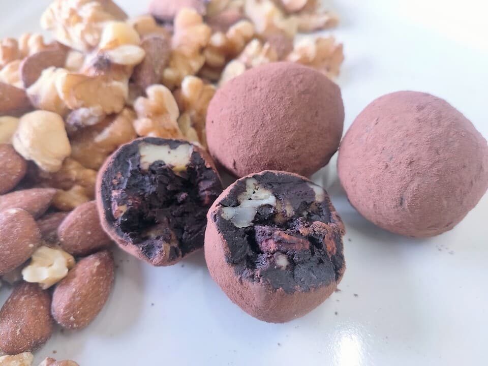 罪悪感ゼロなのに濃厚。3種のナッツの濃厚トリュフカカオ(黒潮町産天日塩使用)＜無添加・グルテンフリー・砂糖不使用＞