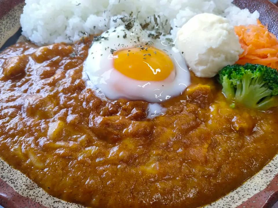 自家挽きの合挽き肉で作る、贅沢なすキーマカレー＜無添加・グルテンフリー・砂糖不使用・天日塩100% ＞国産牛肉、国産豚肉使用