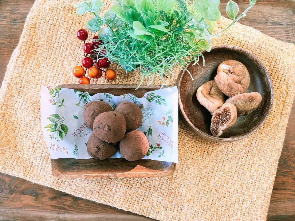 罪悪感ゼロなのに濃厚。無添加ドライいちじくの濃厚トリュフカカオ(黒潮町産天日塩使用)＜無添加・グルテンフリー・砂糖不使用＞