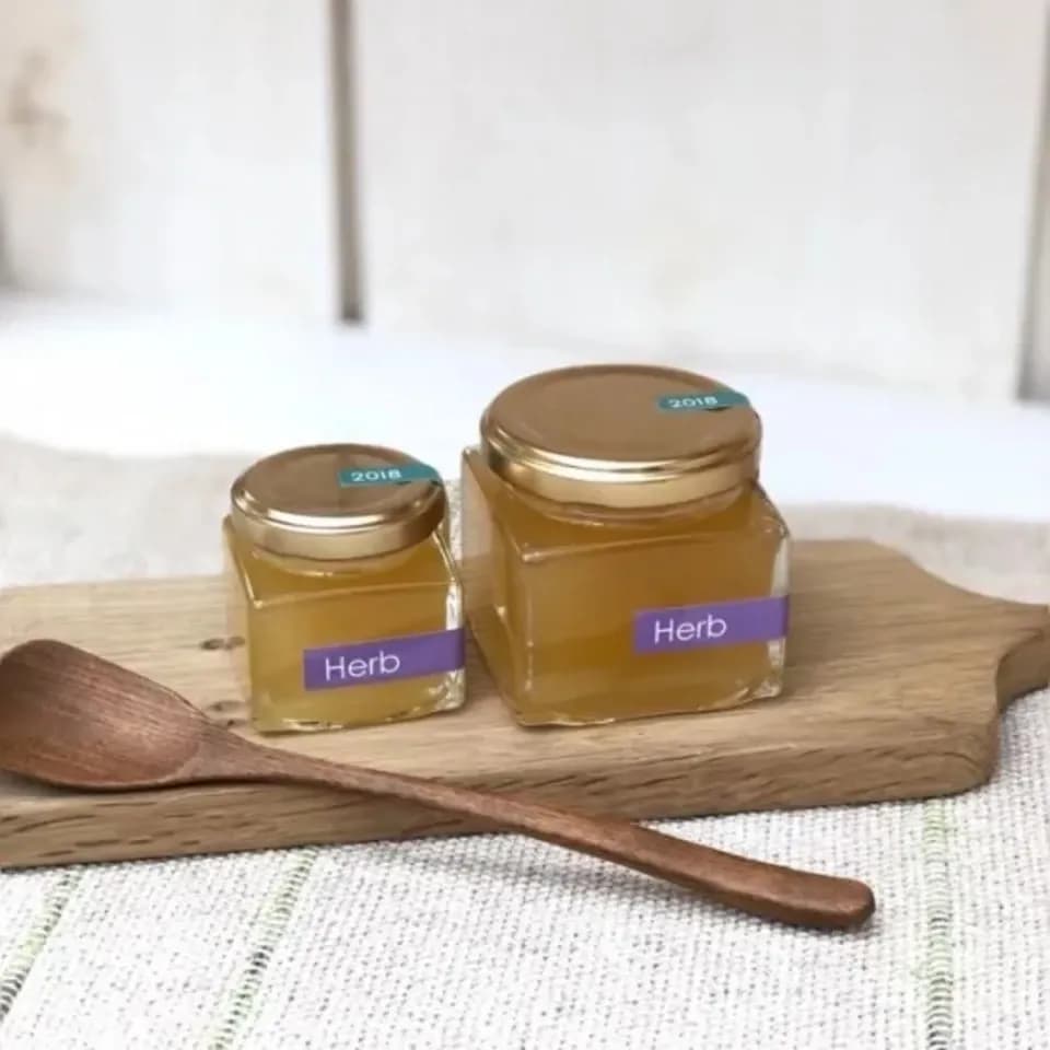 《非加熱・無投薬》自然養蜂で採取した無農薬栽培のハーブの蜂蜜 「Herb 」