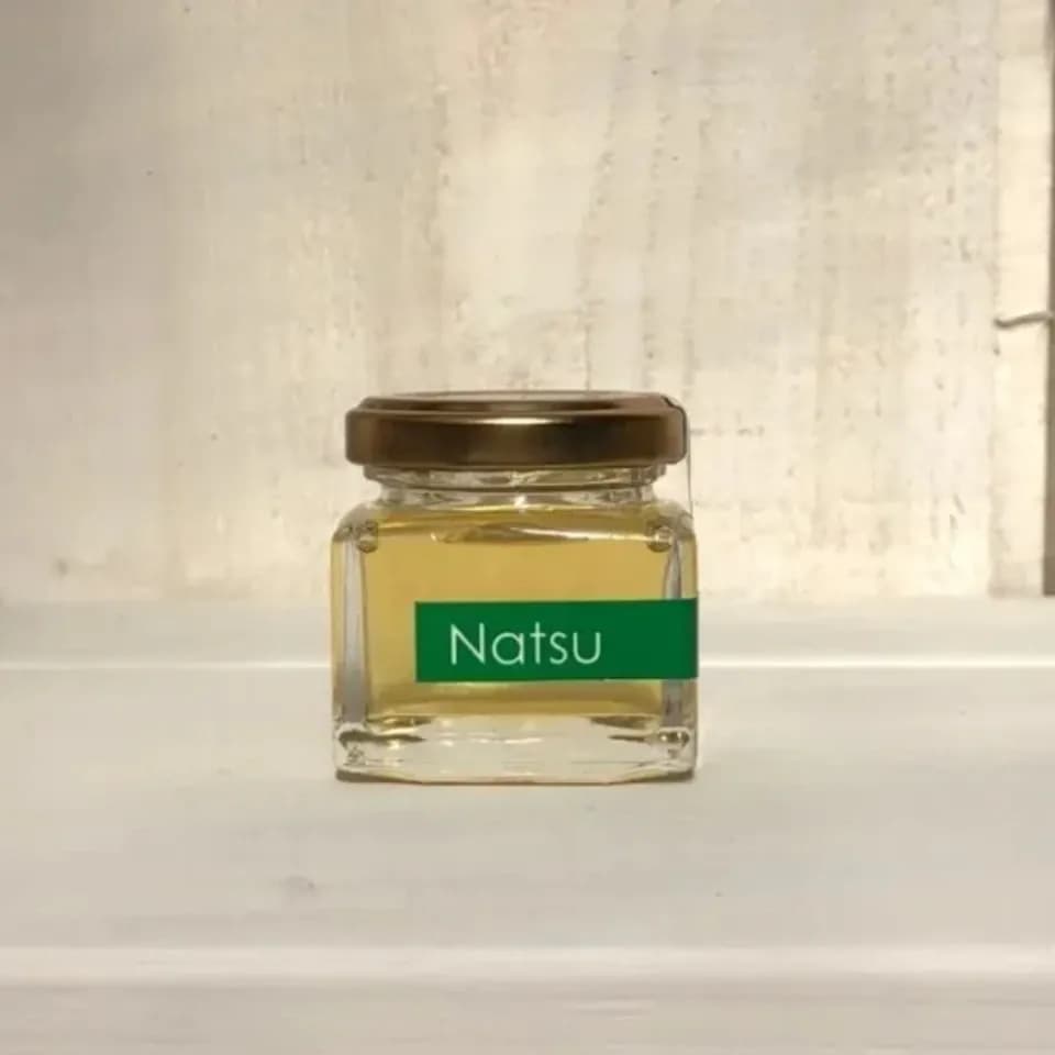 《非加熱・無投薬》自然養蜂で採取した北海道の初夏の蜂蜜 「Natsu」