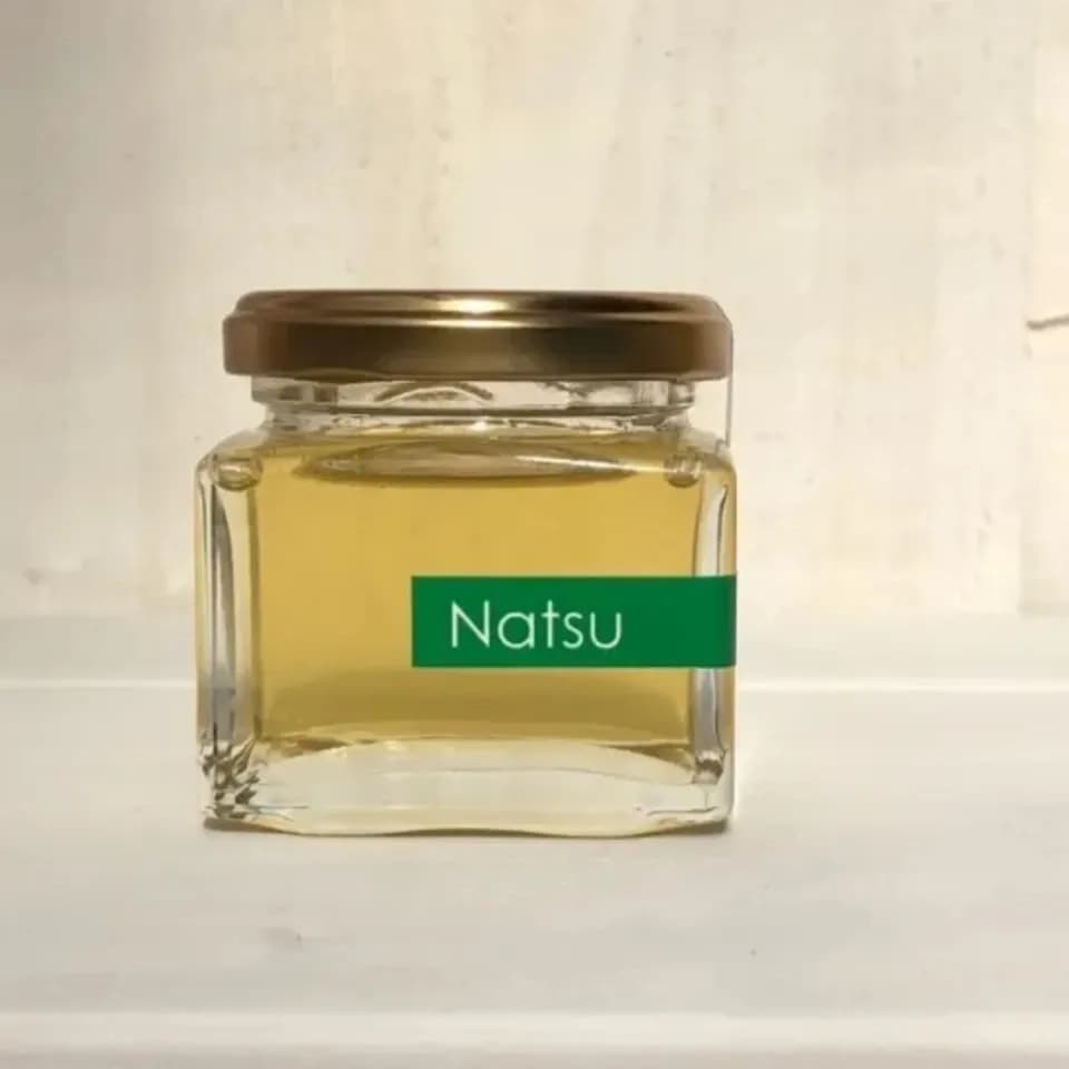 《非加熱・無投薬》自然養蜂で採取した北海道の初夏の蜂蜜 「Natsu」