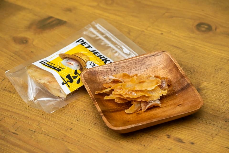 犬・猫ペット用＜天然魚のジャーキー＞ヒューマングレードの新鮮な福岡玄界灘の活魚を乾燥