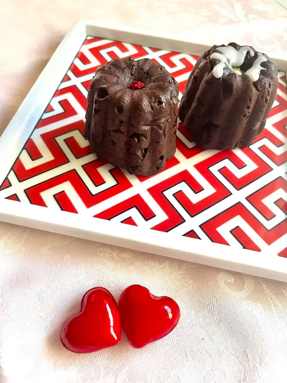 カラダに寄り添うグルテンフリー甘さ控えめの濃厚酒粕チョコブラウニー