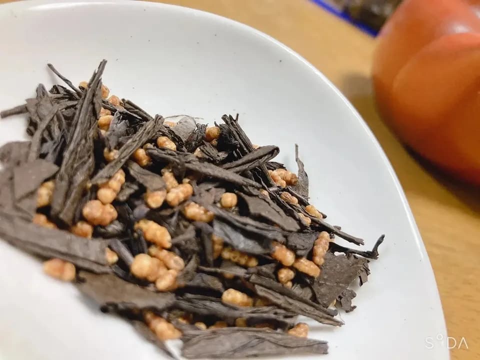 玄米ほうじ茶　京都の農薬不使用栽培ほうじ茶と、有機玄米使用。
