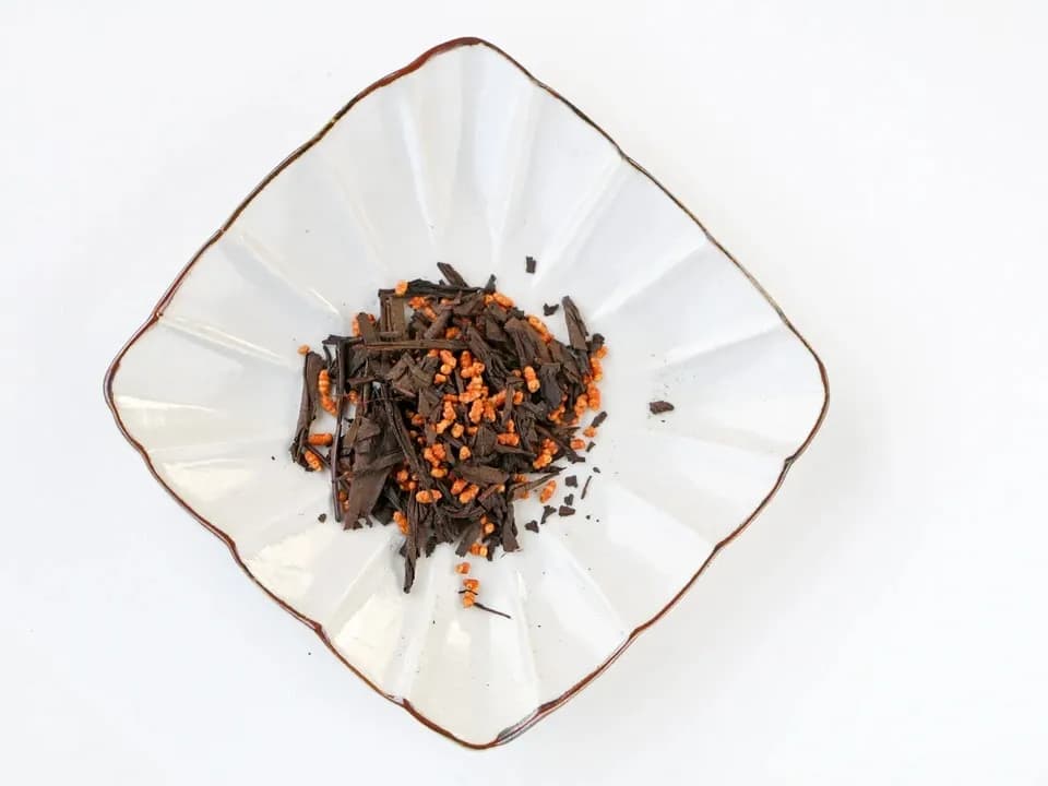 玄米ほうじ茶　京都の農薬不使用栽培ほうじ茶と、有機玄米使用。