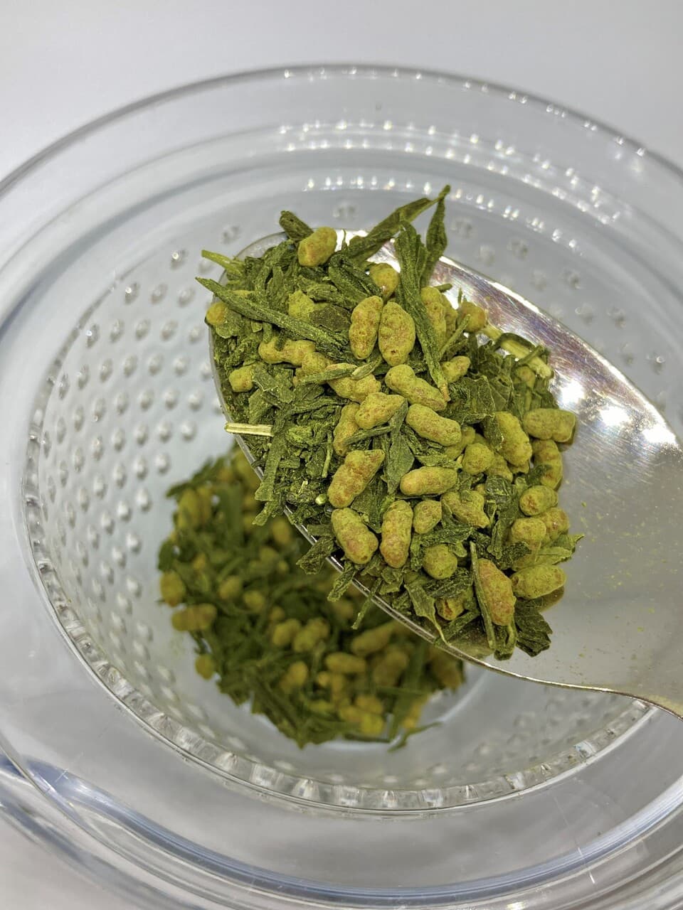 抹茶入り玄米茶　農薬不使用栽培の抹茶、緑茶と有機玄米を使用