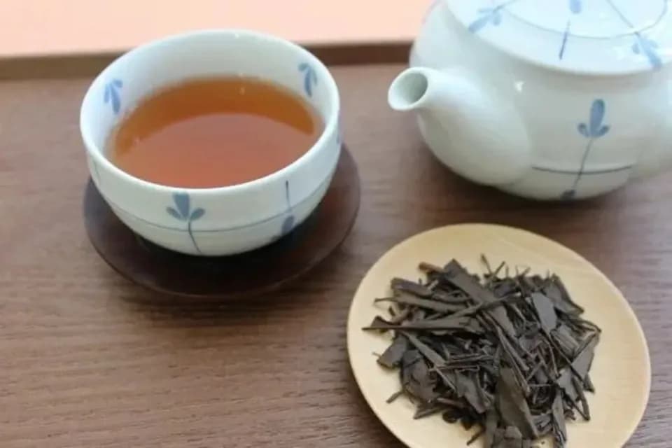 香ばしい深煎りほうじ茶《農薬、化学肥料、除草剤不使用》