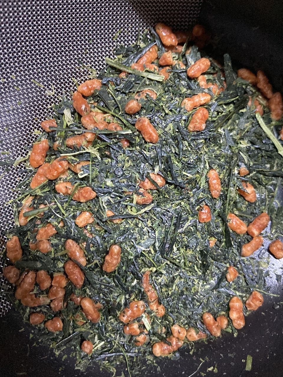 玉露玄米茶　茶葉は農薬不使用の玉露のみ、有機玄米。