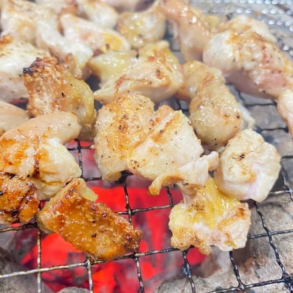 親鶏肉1羽分［モモ・ムネ・ササミ・手羽元・手羽先・首皮・とさか］