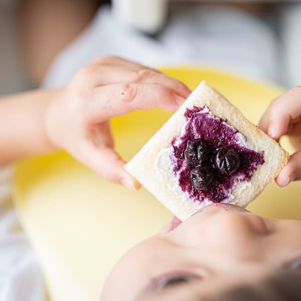 そのまま食べたくなる！優しい甘さのブルーベリージャム