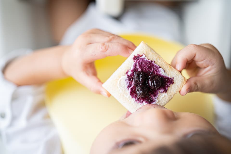 そのまま食べたくなる！優しい甘さのブルーベリージャム