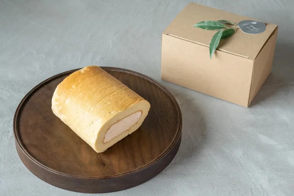 ＜無添加・あんずのロールケーキ１本＞有機農家の厳選素材でふわっ、もちっの新食感