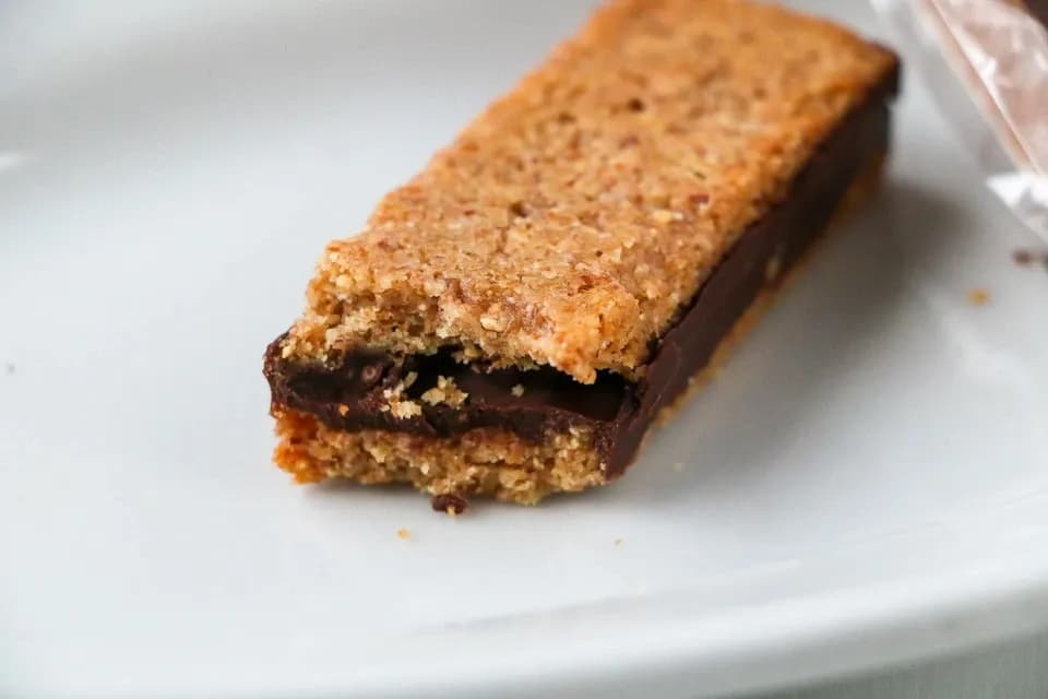 無添加　糸チョコクランチ