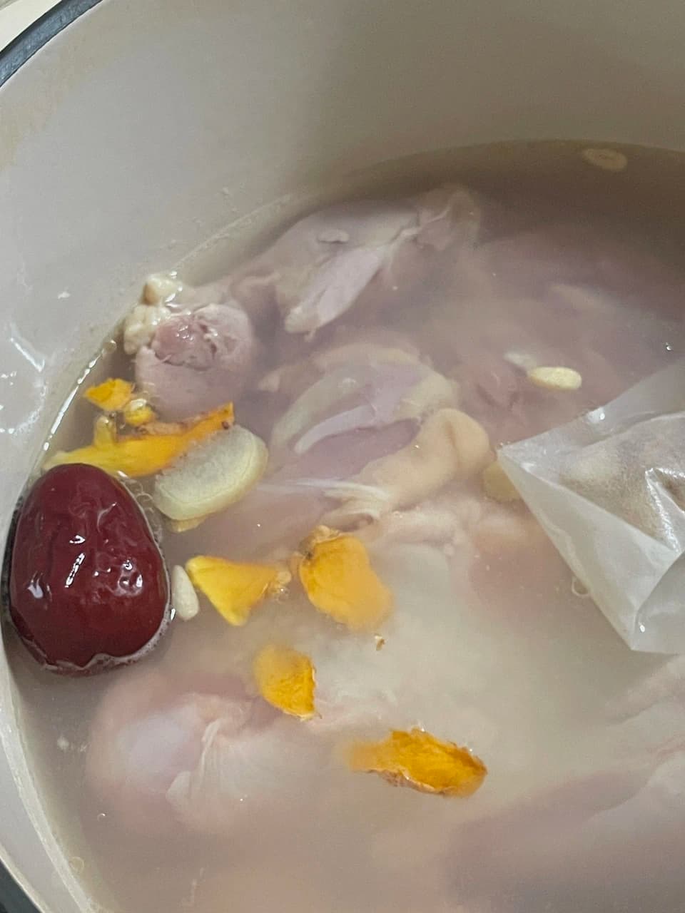 【簡易包装】濃厚薬膳！漢方薬局監修 切身鶏肉でつくる 本格参鶏湯スパイスセット BLEND No.２（ウコン入）