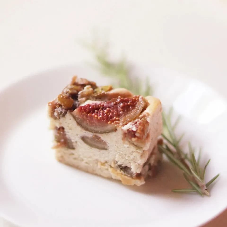 自然をたべる 麹チーズケーキ（たっぷりいちじく）4~6人用（グルテンフリー）